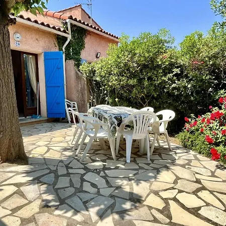 Maison 3 Pieces + Mezzanine, Climatisee, Proche Mer, Parking Prive, Animaux Acceptes - Fr-1-225-224 Holiday home *