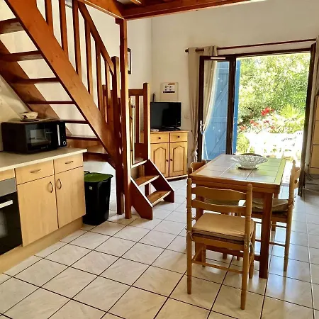 Maison 3 Pieces + Mezzanine, Climatisee, Proche Mer, Parking Prive, Animaux Acceptes - Fr-1-225-224 Holiday home *