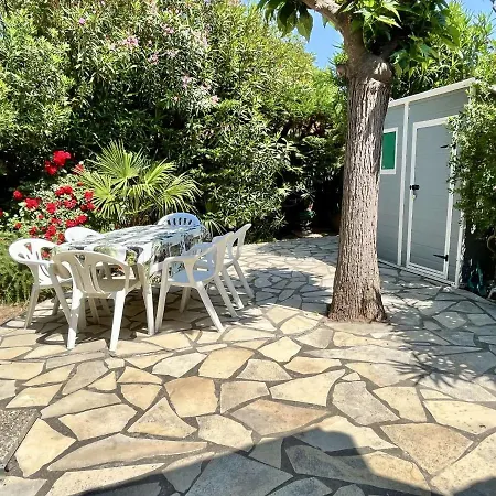 Maison 3 Pieces + Mezzanine, Climatisee, Proche Mer, Parking Prive, Animaux Acceptes - Fr-1-225-224 *